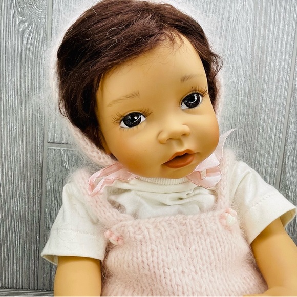 Rare vintage Angela Sutter realistic baby doll with outfit cloth body weighted - Picture 6 of 15